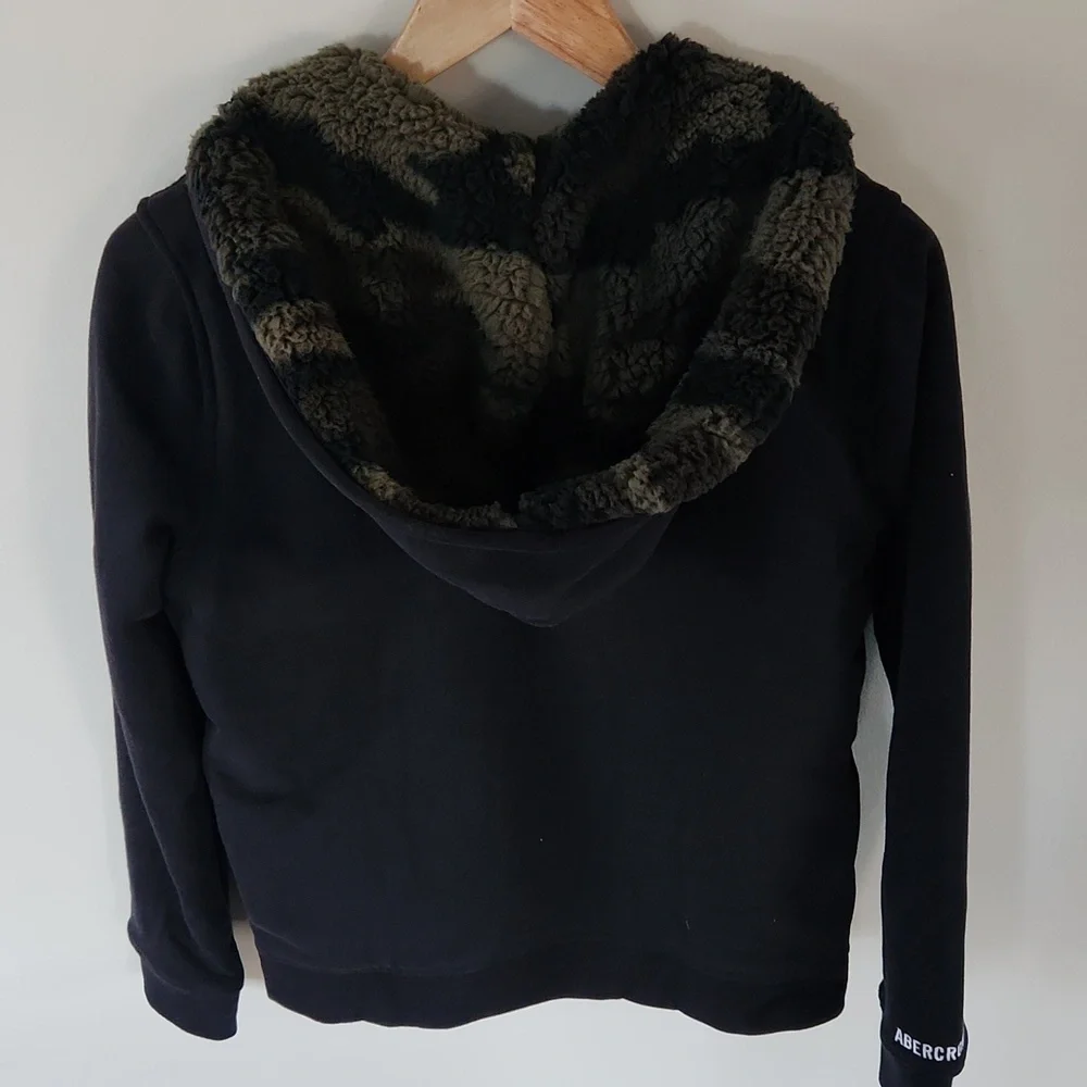 NWOT Abercrombie Sherpa Lined Zip-up Hoodie
